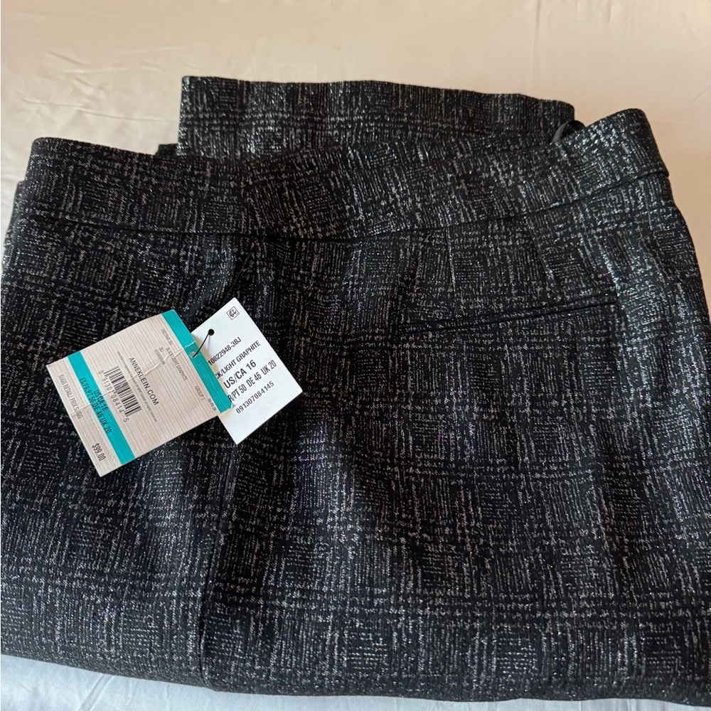 Anne Klein, beautiful trousers, Black, silver and White Patterned.